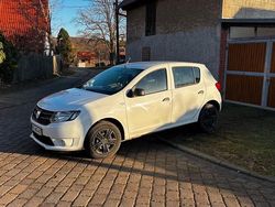 Weiß Gebraucht 2016 Dacia Sandero Kombi | 5.900 € (Fairer Preis)