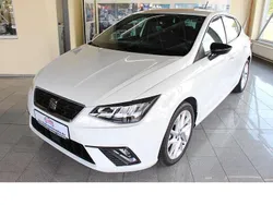 Weiß Gebraucht 2024 Seat Ibiza FR Limousine | 15.998 € (Guter Preis)