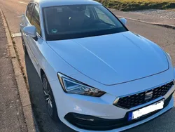 Weiß Gebraucht 2021 Seat Leon XCELLENCE Limousine | 17.199 € (Guter Preis)