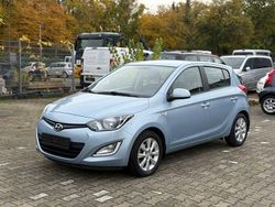 Blau Gebraucht 2013 Hyundai i20 Style Limousine | 6.900 € (Fairer Preis)