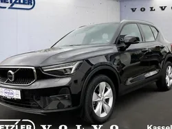 Onyx black / metallic Gebraucht 2024 Volvo XC40 Core SUV | 35.950 € (Guter Preis)