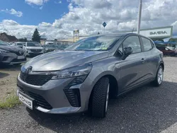Grau Gebraucht 2024 Renault Clio V Limousine | 19.998 €