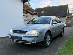 Grau Gebraucht 2001 Ford Mondeo Limousine | 2.940 € (Etwas zu teuer)