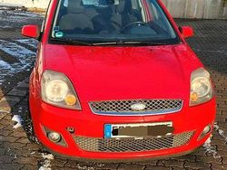 Rot Gebraucht 2006 Ford Fiesta Kleinwagen | 430 € (Superpreis)