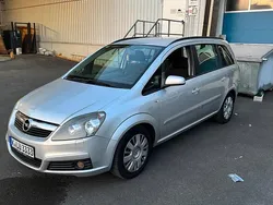 Silber Gebraucht 2007 Opel Zafira Van / Kleinbus | 2.780 € (Fairer Preis)