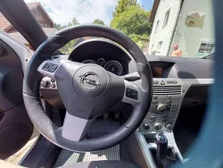 Weiß Gebraucht 2009 Opel Astra Sport Kleinwagen | 2.600 € (Guter Preis)