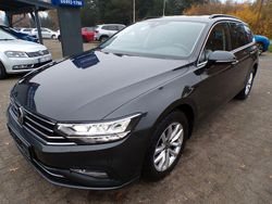 Grau Gebraucht 2021 VW Passat Business Kombi | 19.990 € (Guter Preis)
