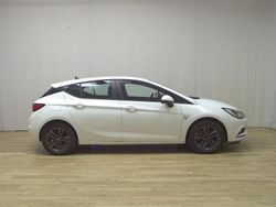 Weiss Gebraucht 2019 Opel Astra Limousine | 7.180 € (Superpreis)