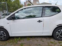Weiß Gebraucht 2015 VW up! Kleinwagen | 4.800 € (Guter Preis)