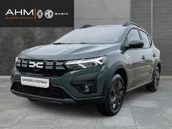 Grau Gebraucht 2025 Dacia Sandero Expression Kleinwagen | 17.450 € (Guter Preis)