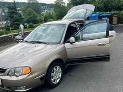 Gold Gebraucht 2002 Kia Shuma Limousine | 2.500 €