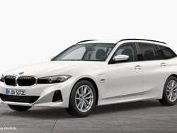 Weiß Gebraucht 2022 BMW 320e Kombi | 31.912 € (Etwas zu teuer)