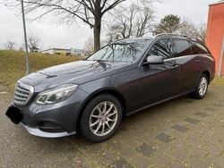 Grau Gebraucht 2015 Mercedes E250 Kombi | 8.900 € (Superpreis)