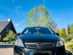 Schwarz Gebraucht 2012 Opel Zafira Van / Kleinbus | 3.100 € (Fairer Preis)
