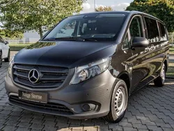 Obsidianschwarz Gebraucht 2020 Mercedes Vito Van / Kleinbus | 27.777 € (Fairer Preis)