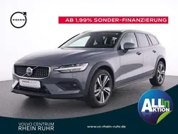 Grau thunder grey / metallic Gebraucht 2023 Volvo V60 CC Plus Kombi | 39.890 € (Guter Preis)