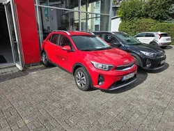 (beg) signalrot met. Gebraucht 2023 Kia Stonic 2 SUV | 20.990 € (Etwas zu teuer)