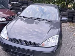 Grau Gebraucht 2002 Ford Focus Ambiente Limousine | 750 € (Guter Preis)