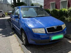 Blau Gebraucht 2002 Skoda Fabia Kleinwagen | 1.600 €