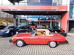 Signalrot Gebraucht 1986 Mercedes 560 Cabrio | 29.900 €