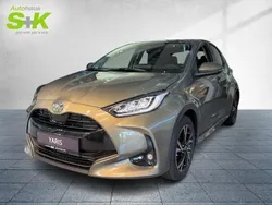Manganbronze metallic (bronze) Neu 2025 Toyota Yaris Hybrid Kleinwagen | 26.970 € (Fairer Preis)