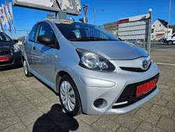 Silber Gebraucht 2012 Toyota Aygo Edition Kleinwagen | 4.950 € (Fairer Preis)