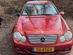 Rot Gebraucht 2005 Mercedes 180 Limousine | 5.000 €
