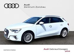 Weiß Gebraucht 2024 Audi A3 Sportback Advanced Limousine | 36.960 € (Guter Preis)