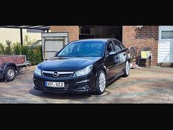 Schwarz Gebraucht 2006 Opel Vectra GTS Limousine | 2.500 € (Etwas zu teuer)