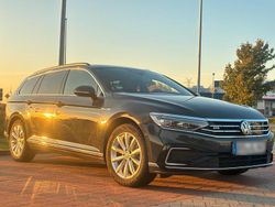 Grau Gebraucht 2020 VW Passat GTE Kombi | 20.000 €