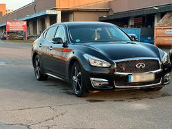 Schwarz Gebraucht 2016 Infiniti Q70 Limousine | 12.500 €