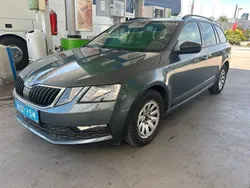 Grau Gebraucht 2019 Skoda Octavia Ambition Kombi | 11.500 € (Superpreis)