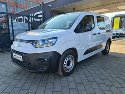 Weiß Gebraucht 2023 Fiat Doblò Van / Kleinbus | 21.997 € (Etwas zu teuer)
