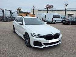 Weiß Gebraucht 2022 BMW 530e M Sport Kombi | 32.800 € (Teuer)