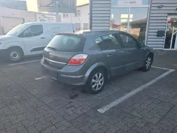 Grau Gebraucht 2005 Opel Astra Kleinwagen | 700 € (Guter Preis)