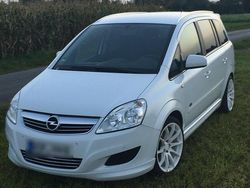 Weiß Gebraucht 2009 Opel Zafira OPC Van / Kleinbus | 3.499 € (Fairer Preis)