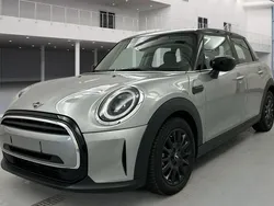 Melting silver metallic Gebraucht 2024 Mini Cooper Premium Kleinwagen | 27.990 €