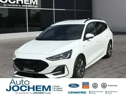 Weiss Gebraucht 2023 Ford Focus ST-Line Kombi | 24.666 € (Fairer Preis)