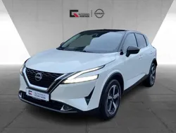 Pearl white/black m Gebraucht 2023 Nissan Qashqai N-Connecta SUV | 27.790 € (Fairer Preis)
