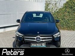 Kosmosschwarz lack Gebraucht 2019 Mercedes B180 Style Van / Kleinbus | 23.480 € (Fairer Preis)
