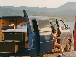 Blau Gebraucht 1995 VW T4 Van | 11.000 €