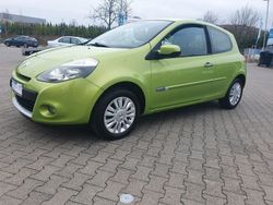 Grün Gebraucht 2009 Renault Clio II Dynamique Limousine | 4.999 €