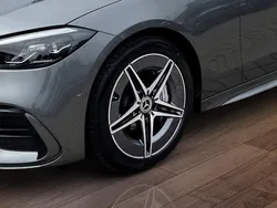 Grau Gebraucht 2024 Mercedes C220 AMG Limousine | 41.180 € (Fairer Preis)