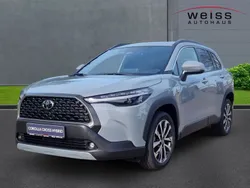 Grau Neu 2025 Toyota Corolla Cross Team SUV | 37.890 € (Etwas zu teuer)
