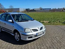 Silber Gebraucht 2004 Nissan Almera Tino Acenta+ Van / Kleinbus | 1.490 € (Etwas zu teuer)