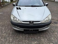 Grau Gebraucht 2002 Peugeot 206 Kleinwagen | 1.300 € (Fairer Preis)