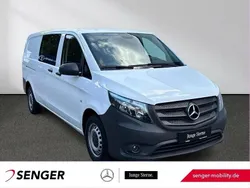 Weiß Gebraucht 2023 Mercedes Vito Van / Kleinbus | 27.311 € (Guter Preis)