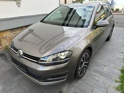 Grau Gebraucht 2014 VW Golf VII Highline Limousine | 7.990 € (Guter Preis)