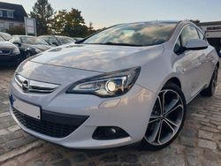 Grau Gebraucht 2011 Opel Astra GTC Innovation Limousine | 7.590 € (Teuer)