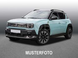 Karmesinrot metallic, black pearlschwarz metalli (rot) Neu 2025 Renault 4 E-Tech Iconic SUV | 38.360 € (Etwas zu teuer)